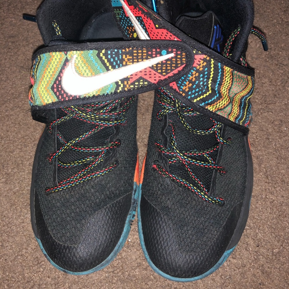 Nike Men’s Kyrie 2 BHM In Mint condition.
